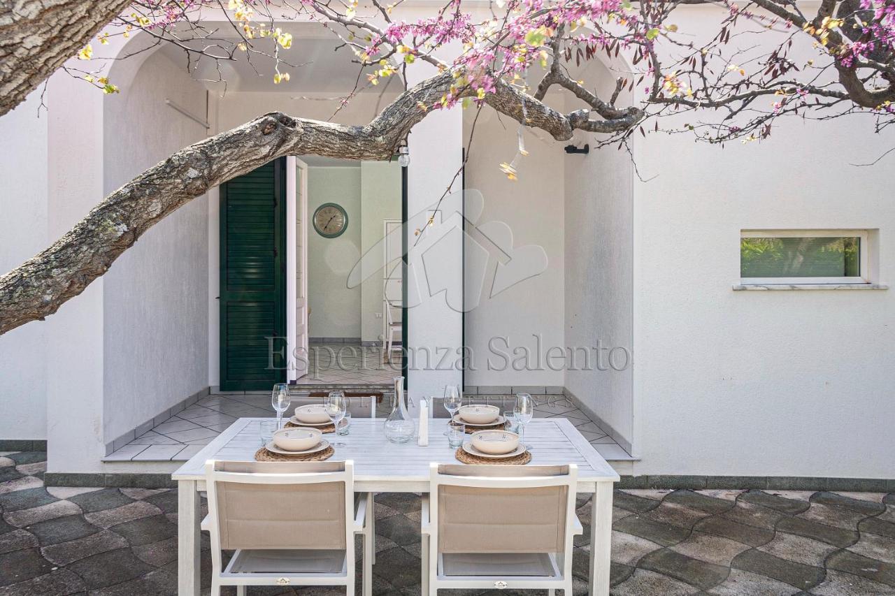 Villa Breezy Beach House à Marina di Mancaversa Extérieur photo